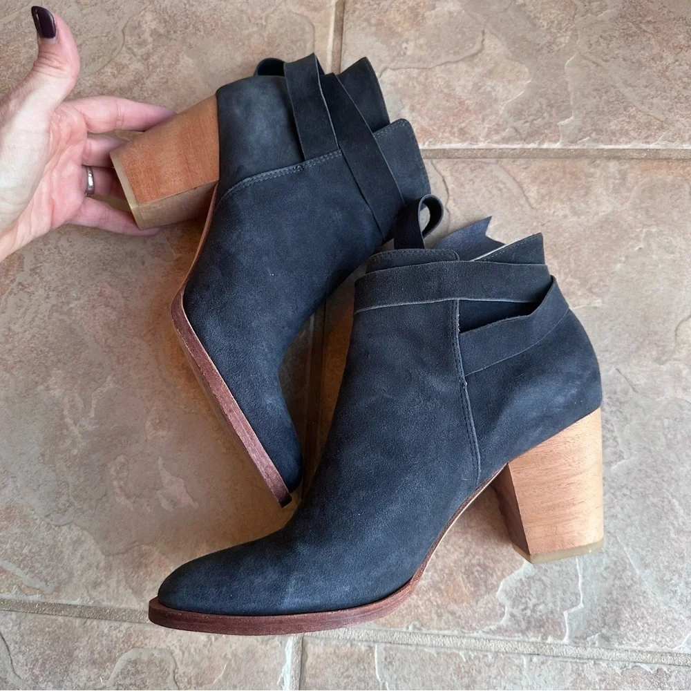 Huma Blanco Loretana Gray Suede Wrap Tie Ankle Boots​​​​